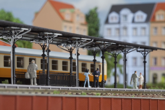 Bahnsteig - Bahnsteig