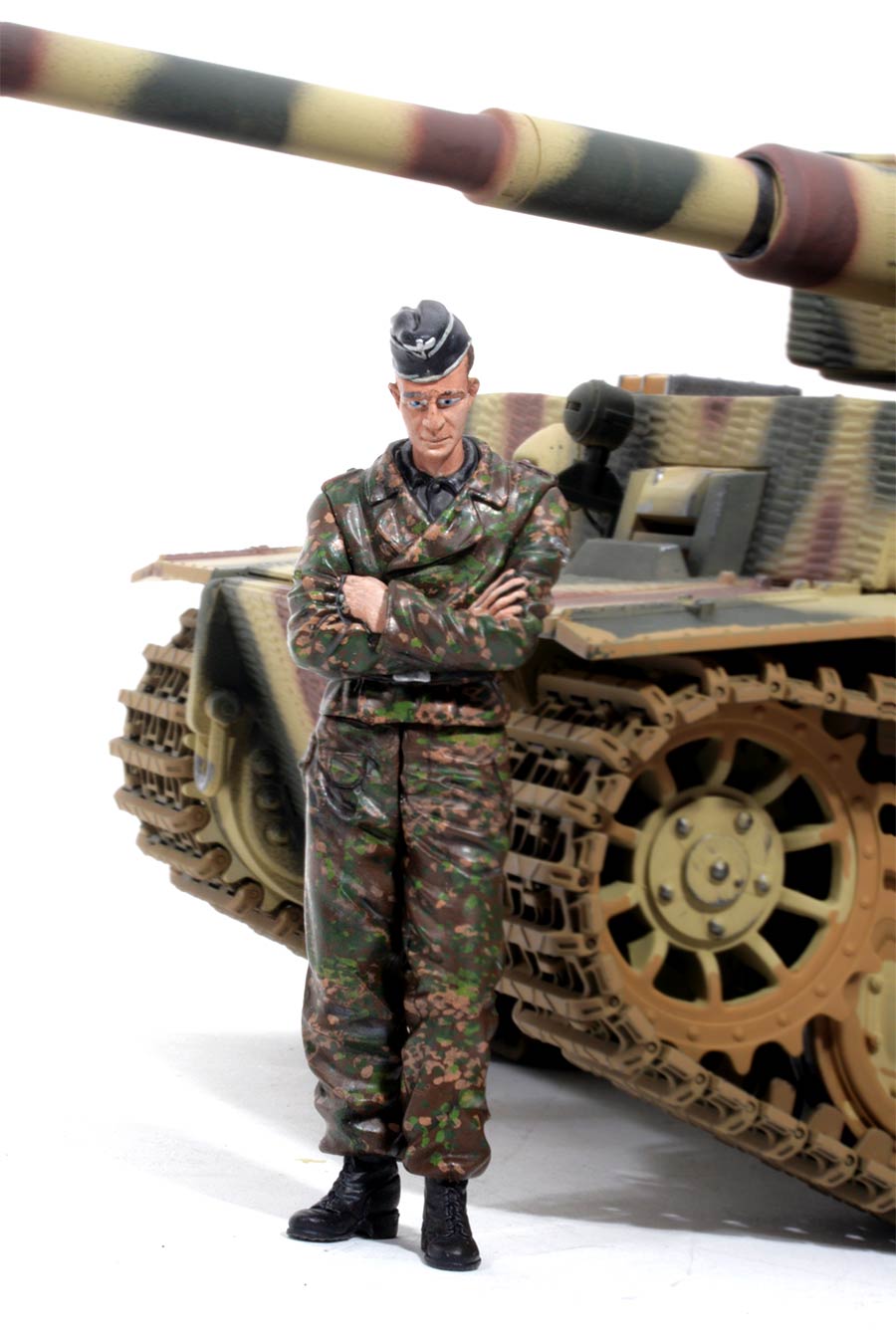 Richtschütze Panzerbes.stehen - 1/16 Figur Richtschütze Stehend