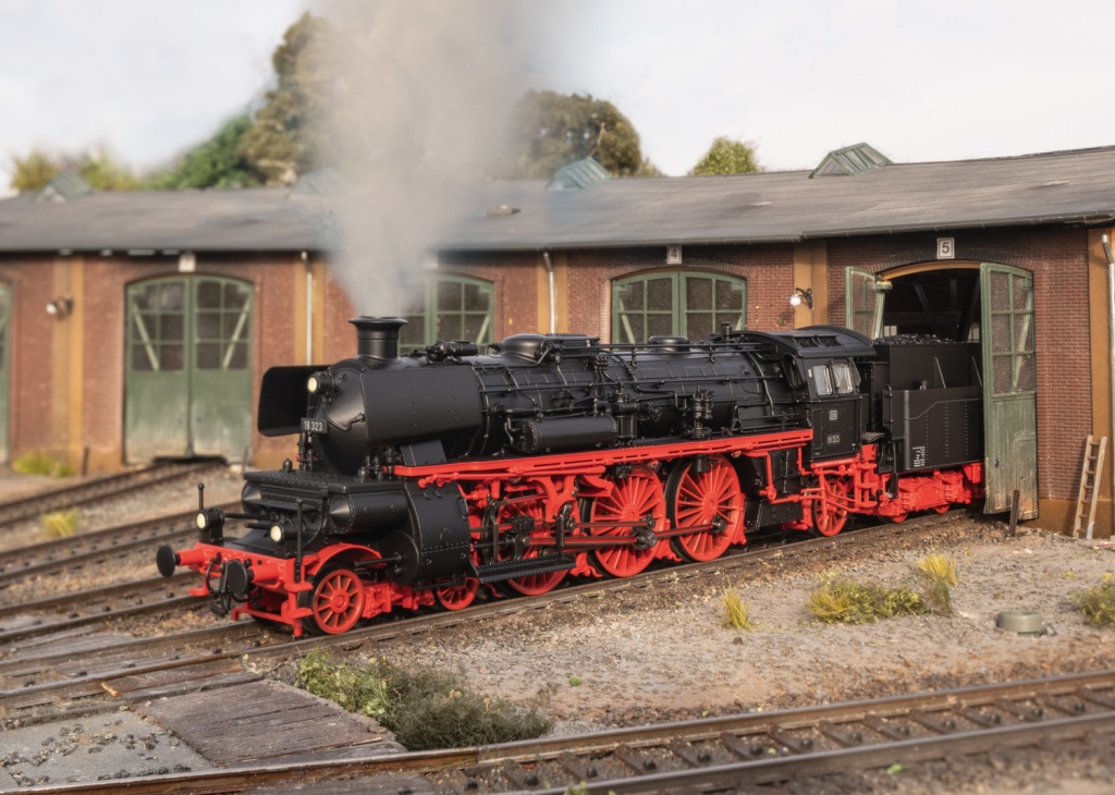Dampflok 18 323 DB - Dampflokomotive 18 323