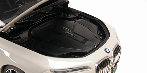 BMW i7 - 2022 - WHITE METALL