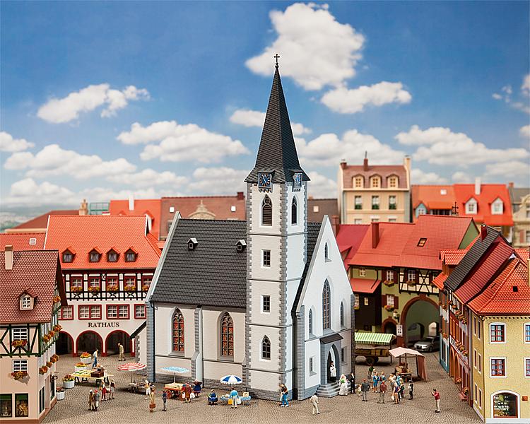 Kleinstadtkirche - 240 x 129 x 340 mm  H0  Epoche: I