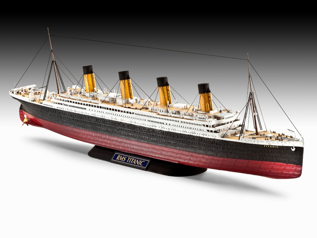 R.M.S. Titanic - R.M.S. TITANIC 1:700