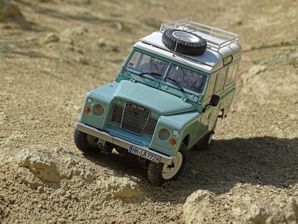 Land Rover Series III - Revell 1:24 Land Rover Series III