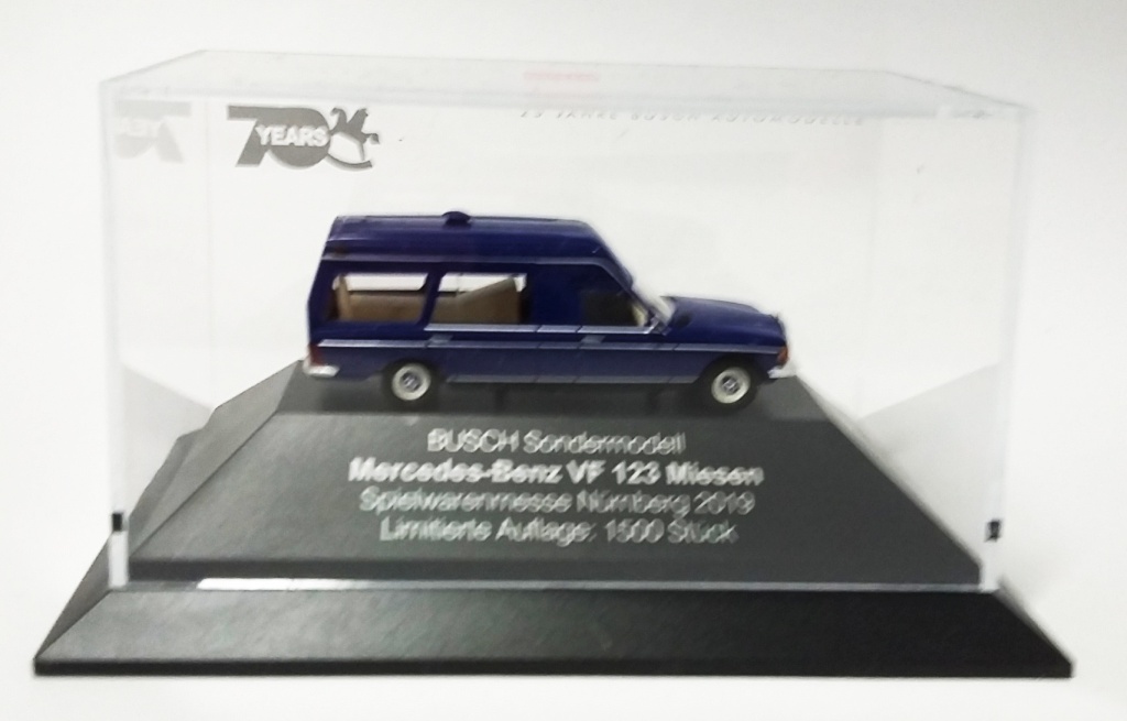 Mercedes VF 123 Miessen blau - Messemodell Nürnberg / in PC-Vitrine Auflage 1500 /mit durchs.Vitri