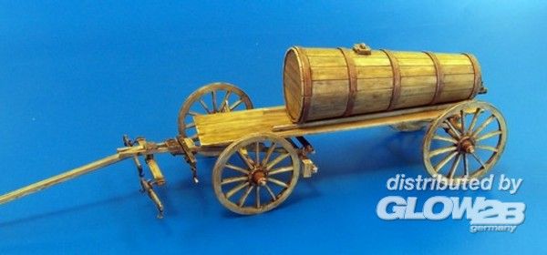 Hay wagon with wooden tank - Plus model 1:35 Hay wagon with wooden tank