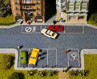 HO Parkplatz, 20x10 cm - Besteht aus zwei selbstklebenden, flexiblen Flächen. Davon ist ein